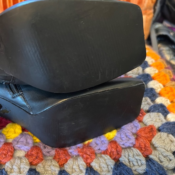 ***SHOE SALE*** Square Toe Ankle Heels - Picture 3 of 3